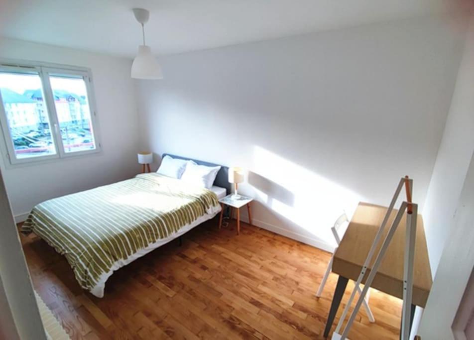 Appartement 76M2 Lumineux Centre Ville Garage Prive 3Ieme Etage Sans Ascenseur Fougères Esterno foto