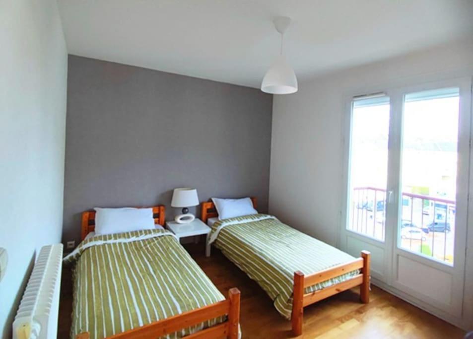 Appartement 76M2 Lumineux Centre Ville Garage Prive 3Ieme Etage Sans Ascenseur Fougères Esterno foto