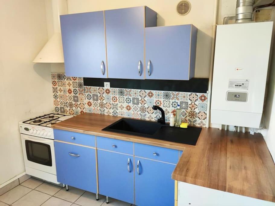 Appartement 76M2 Lumineux Centre Ville Garage Prive 3Ieme Etage Sans Ascenseur Fougères Esterno foto
